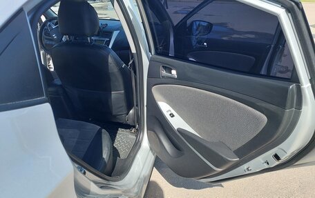 Hyundai Solaris II рестайлинг, 2014 год, 850 000 рублей, 17 фотография