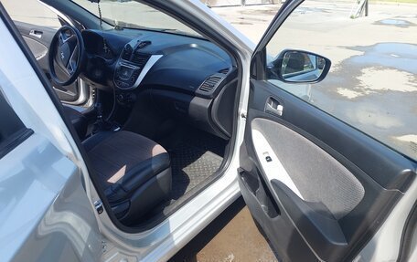 Hyundai Solaris II рестайлинг, 2014 год, 850 000 рублей, 18 фотография