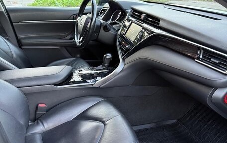 Toyota Camry, 2019 год, 2 850 000 рублей, 7 фотография