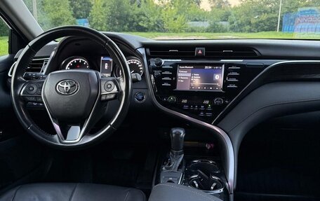 Toyota Camry, 2019 год, 2 850 000 рублей, 20 фотография