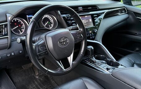Toyota Camry, 2019 год, 2 850 000 рублей, 21 фотография
