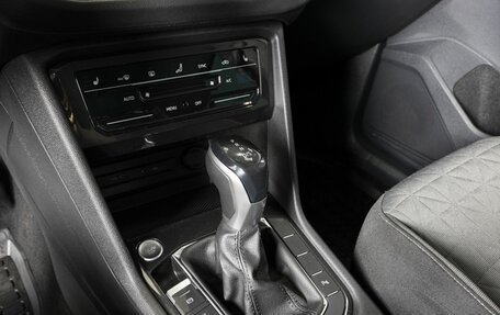 Volkswagen Tiguan II, 2021 год, 2 983 800 рублей, 5 фотография