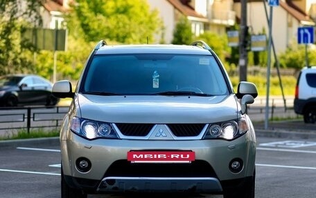 Mitsubishi Outlander III рестайлинг 3, 2007 год, 1 350 000 рублей, 2 фотография