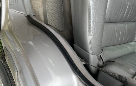 Toyota Land Cruiser 100 рестайлинг 2, 2003 год, 1 350 000 рублей, 21 фотография