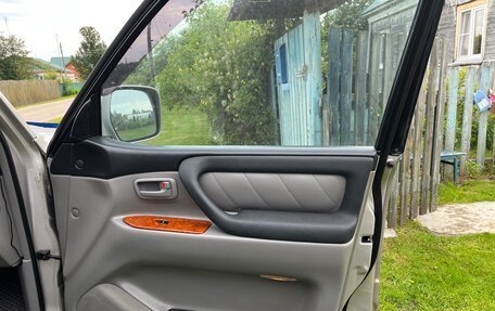 Toyota Land Cruiser 100 рестайлинг 2, 2003 год, 1 350 000 рублей, 16 фотография