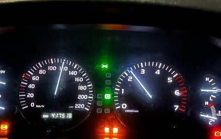 Toyota Land Cruiser 100 рестайлинг 2, 2003 год, 1 350 000 рублей, 27 фотография