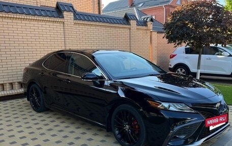 Toyota Camry, 2020 год, 2 900 000 рублей, 3 фотография