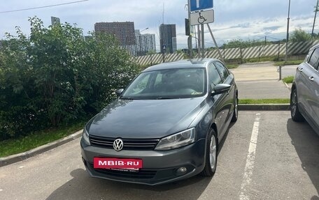 Volkswagen Jetta VI, 2012 год, 950 000 рублей, 3 фотография