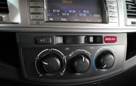 Toyota Hilux VII, 2014 год, 1 899 000 рублей, 15 фотография