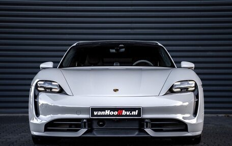Porsche Taycan I, 2022 год, 11 300 000 рублей, 2 фотография