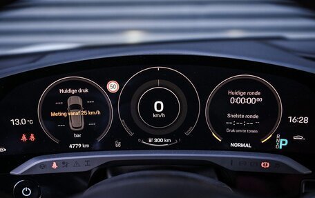 Porsche Taycan I, 2022 год, 11 300 000 рублей, 17 фотография