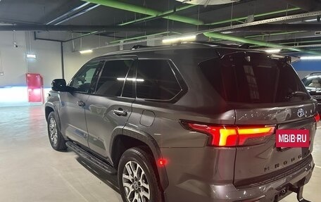 Toyota Sequoia, 2023 год, 13 250 000 рублей, 6 фотография