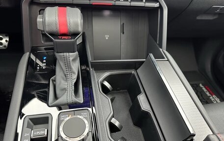 Toyota Sequoia, 2023 год, 13 250 000 рублей, 14 фотография