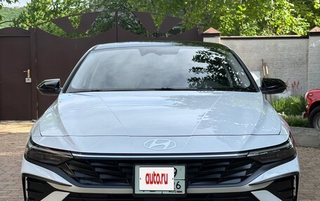 Hyundai Elantra, 2023 год, 2 330 000 рублей, 2 фотография