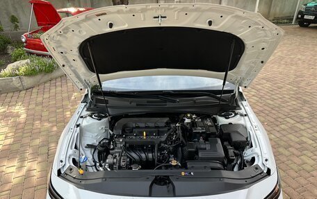 Hyundai Elantra, 2023 год, 2 330 000 рублей, 12 фотография