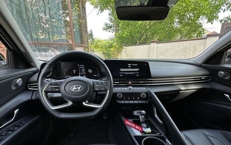 Hyundai Elantra, 2023 год, 2 330 000 рублей, 13 фотография