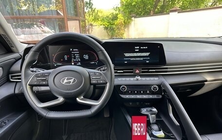 Hyundai Elantra, 2023 год, 2 330 000 рублей, 14 фотография