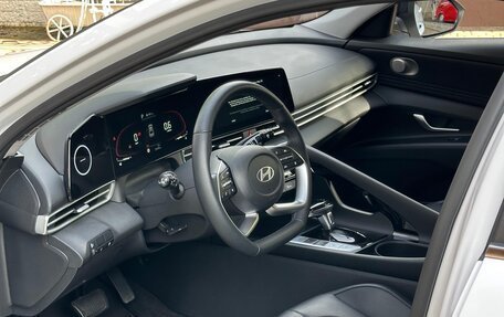 Hyundai Elantra, 2023 год, 2 330 000 рублей, 23 фотография