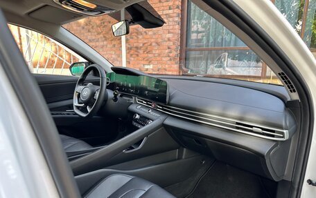 Hyundai Elantra, 2023 год, 2 330 000 рублей, 21 фотография