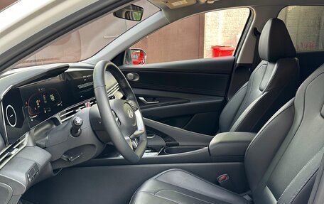 Hyundai Elantra, 2023 год, 2 330 000 рублей, 25 фотография