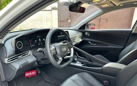 Hyundai Elantra, 2023 год, 2 330 000 рублей, 24 фотография
