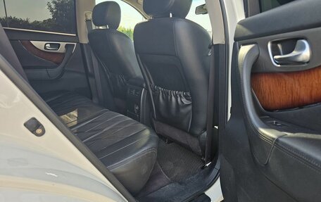 Infiniti QX70, 2014 год, 2 080 000 рублей, 23 фотография