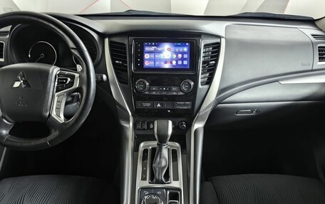 Mitsubishi Pajero Sport III рестайлинг, 2019 год, 3 098 000 рублей, 11 фотография