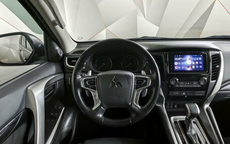 Mitsubishi Pajero Sport III рестайлинг, 2019 год, 3 098 000 рублей, 15 фотография