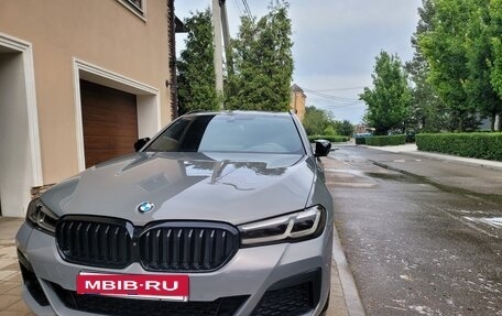 BMW 5 серия, 2020 год, 5 350 000 рублей, 2 фотография
