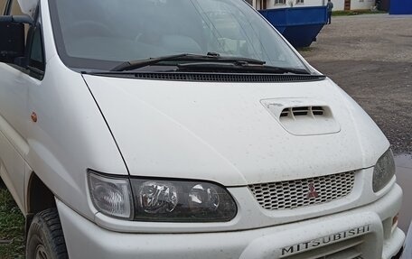 Mitsubishi Delica IV, 2000 год, 850 000 рублей, 3 фотография