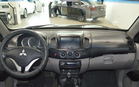 Mitsubishi L200 IV рестайлинг, 2011 год, 999 000 рублей, 24 фотография