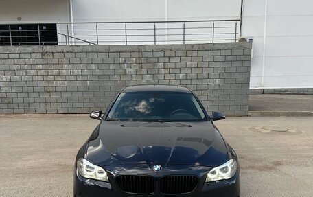 BMW 5 серия, 2014 год, 2 430 000 рублей, 2 фотография