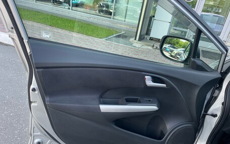 Honda Insight II рестайлинг, 2012 год, 920 000 рублей, 19 фотография
