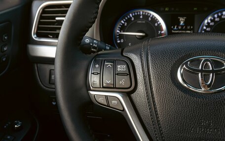 Toyota Highlander III, 2013 год, 2 495 000 рублей, 11 фотография