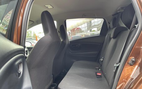 Toyota Vitz, 2015 год, 880 000 рублей, 17 фотография