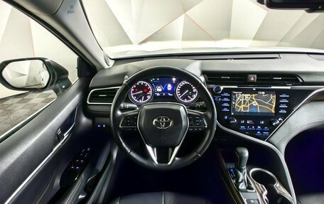 Toyota Camry, 2019 год, 2 850 000 рублей, 15 фотография