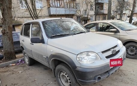 Chevrolet Niva I рестайлинг, 2011 год, 400 000 рублей, 3 фотография