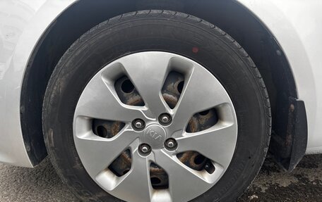 KIA Rio III рестайлинг, 2015 год, 698 000 рублей, 15 фотография