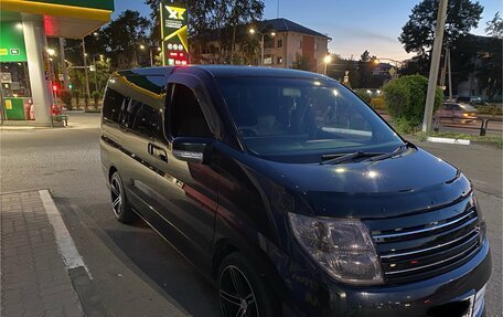 Nissan Elgrand III, 2006 год, 1 350 000 рублей, 2 фотография