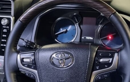 Toyota Land Cruiser Prado 150 рестайлинг 2, 2018 год, 4 390 000 рублей, 5 фотография