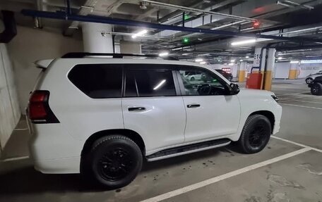 Toyota Land Cruiser Prado 150 рестайлинг 2, 2018 год, 4 390 000 рублей, 2 фотография