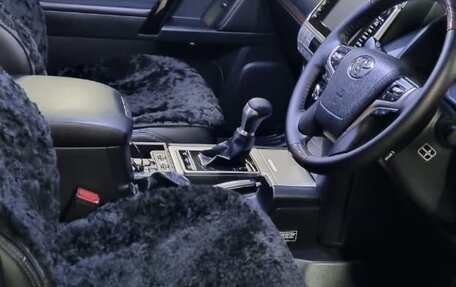 Toyota Land Cruiser Prado 150 рестайлинг 2, 2018 год, 4 390 000 рублей, 6 фотография