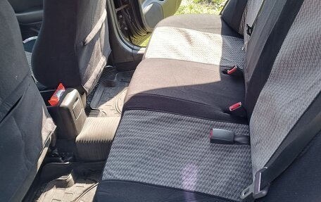 Toyota Avensis III рестайлинг, 2006 год, 725 000 рублей, 8 фотография