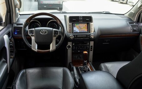 Toyota Land Cruiser Prado 150 рестайлинг 2, 2011 год, 3 340 000 рублей, 6 фотография