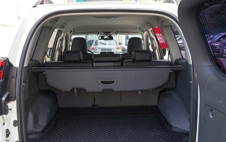 Toyota Land Cruiser Prado 150 рестайлинг 2, 2011 год, 3 340 000 рублей, 23 фотография