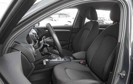 Audi A3, 2018 год, 1 890 000 рублей, 10 фотография