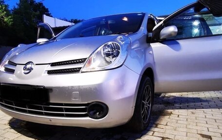 Nissan Note II рестайлинг, 2005 год, 650 000 рублей, 9 фотография