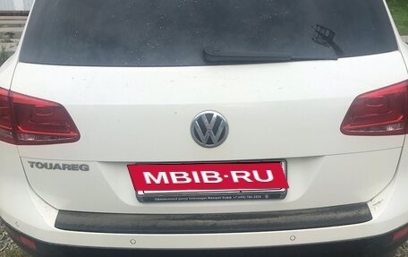 Volkswagen Touareg III, 2011 год, 2 250 000 рублей, 2 фотография