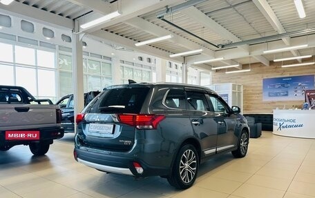 Mitsubishi Outlander III рестайлинг 3, 2017 год, 2 399 999 рублей, 6 фотография