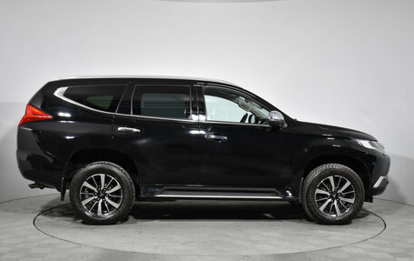 Mitsubishi Pajero Sport III рестайлинг, 2017 год, 2 270 000 рублей, 4 фотография